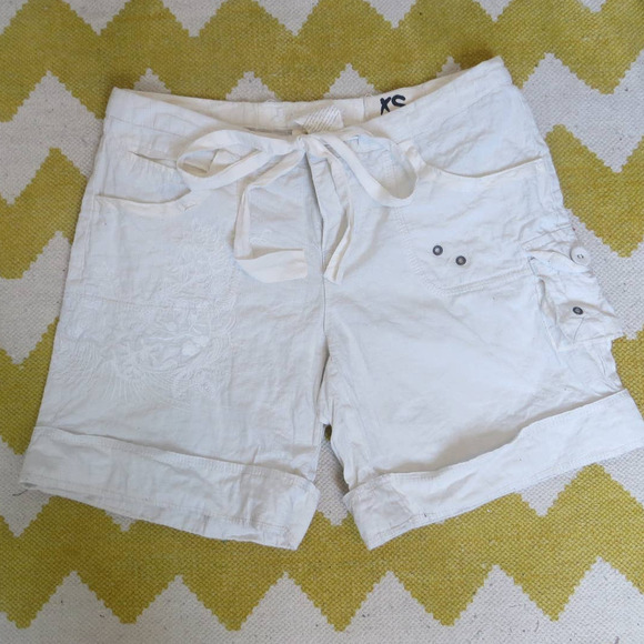 Da-Nang Off-White Plaid Pattern and Floral Accents Shorts • Size XS 🔴 - Picture 1 of 6